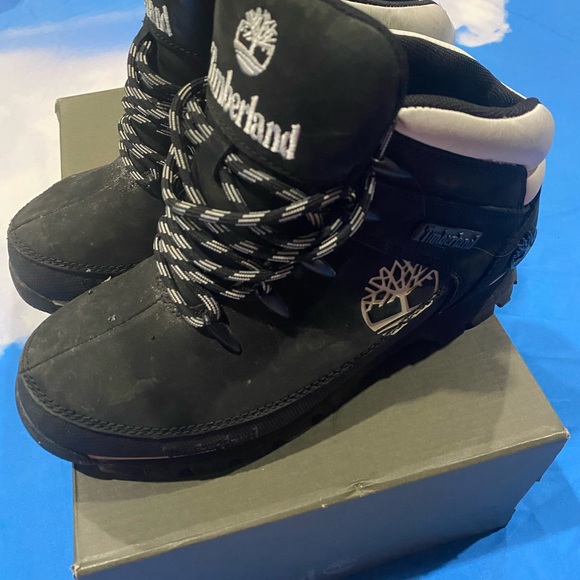 Timberland boots barely worn - Picture 2 of 3